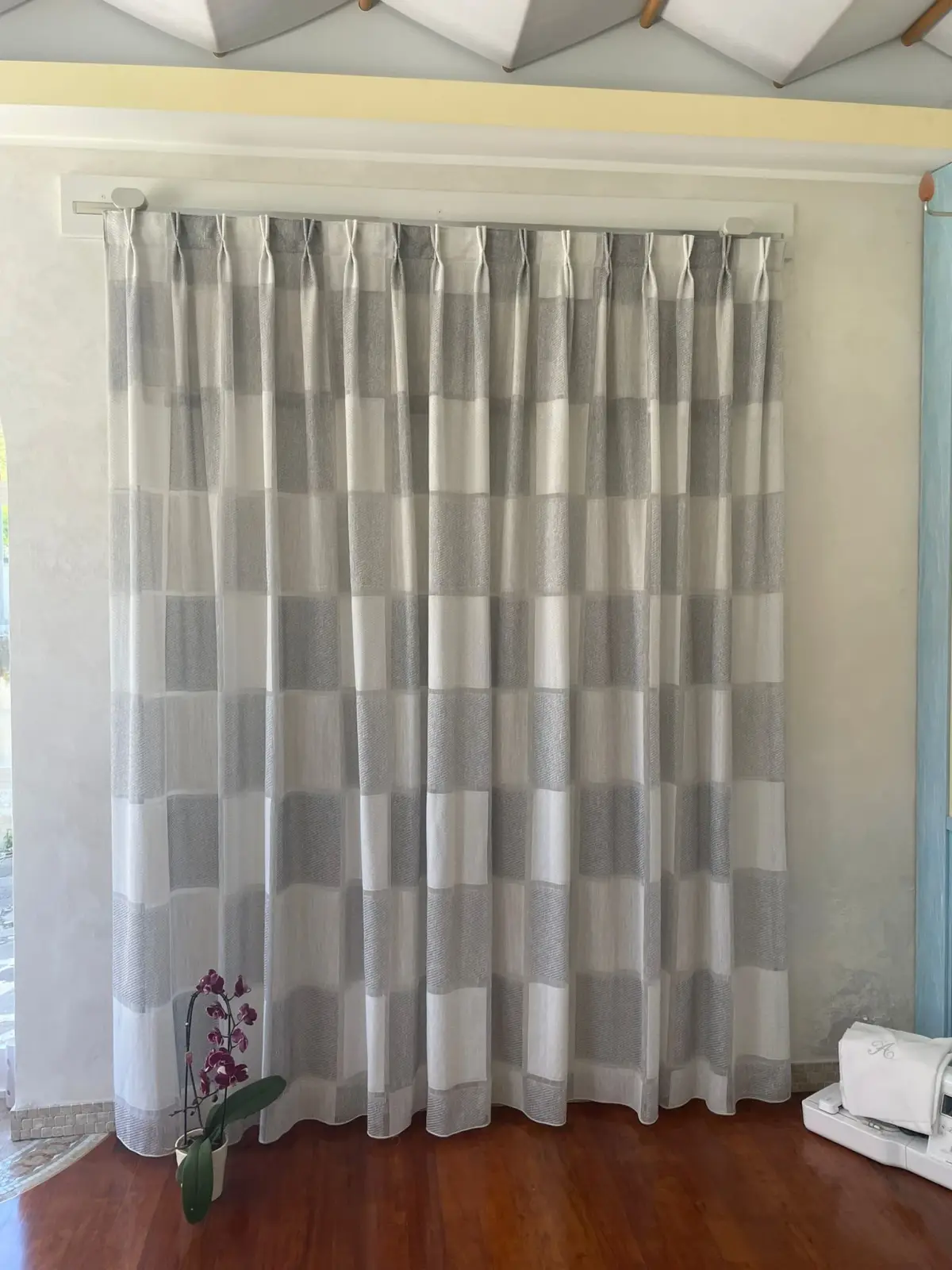 Professional washing of curtains and draperies